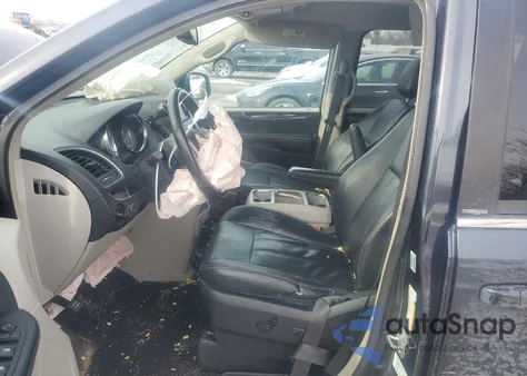 2014 Chrysler Town & Country Touring z USA, uszkodzony, nr VIN 2C4RC1BG8ER237685